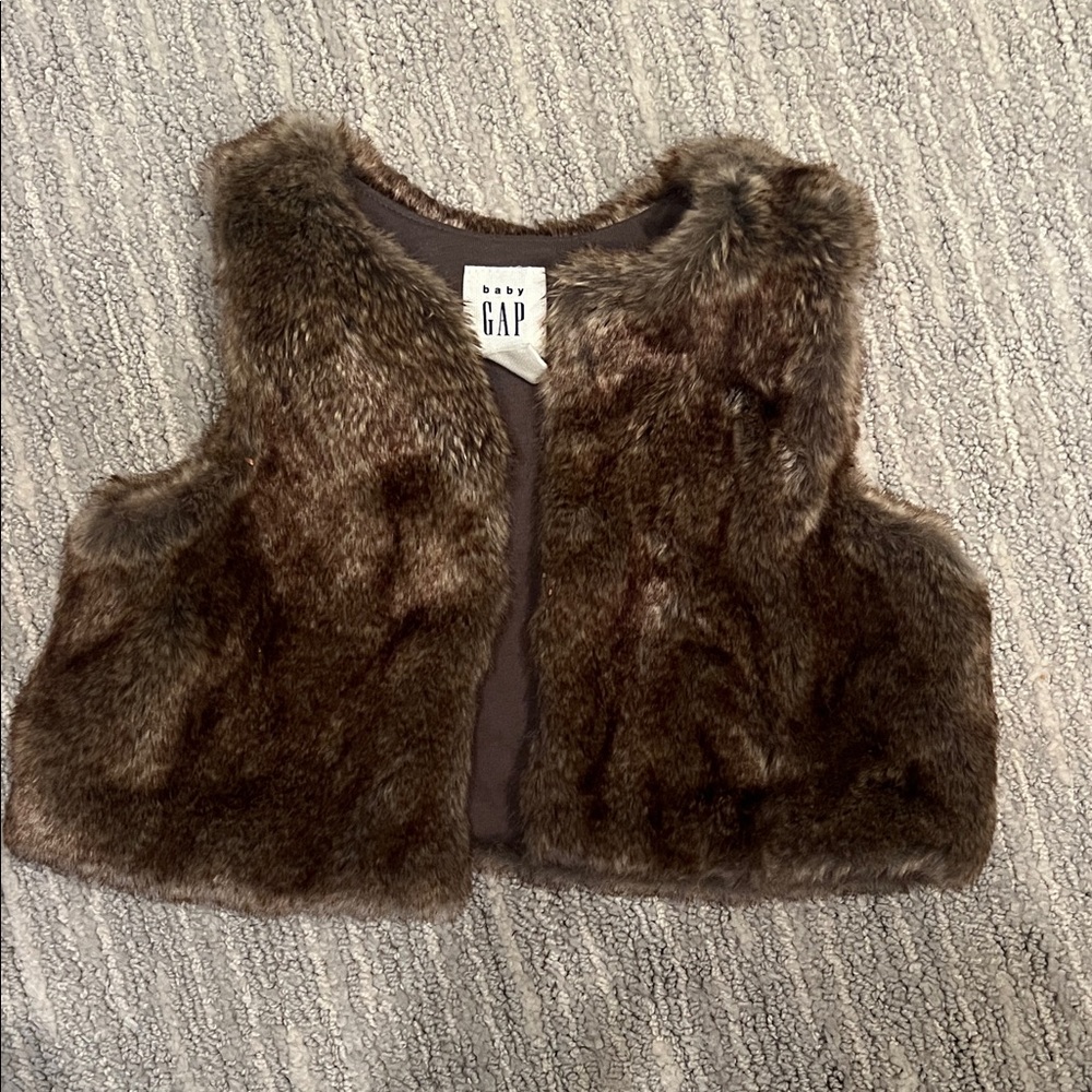 Gap Baby Girl Brown faux fur vest 6-12M